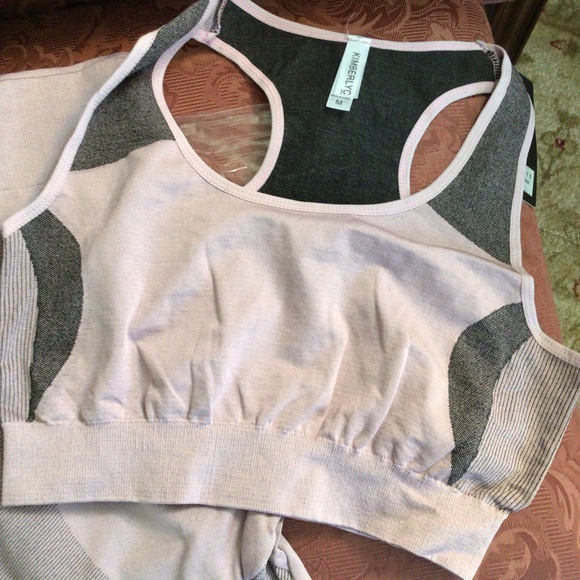 2HP💝Lovely Plum leggings & sports bra jogger set - Picture 5 of 10